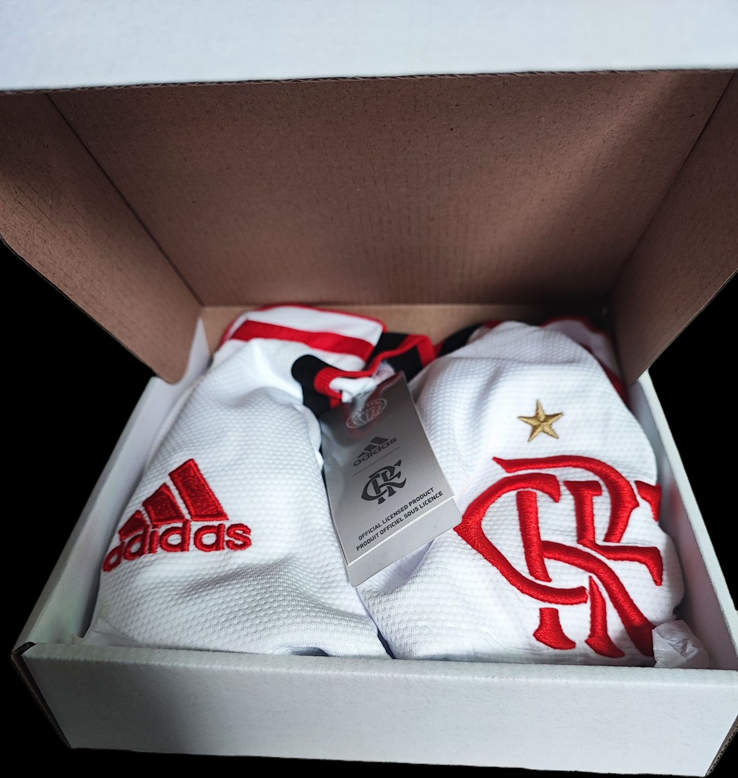 ФУТБОЛНИ ЕКИПИ Промо! 50лв Mystery Football shirt box