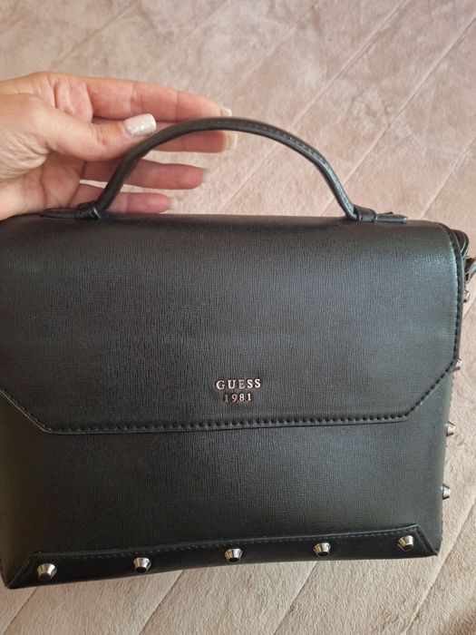 Дамска чанта Guess