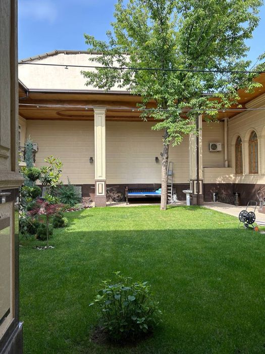 Ул. Нукусская  Дом 300 кв.м