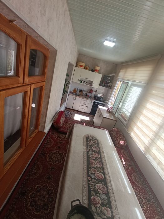 Kadshva bozor 86 bogʻcha  ropparasida 3 hona yevra remont dom