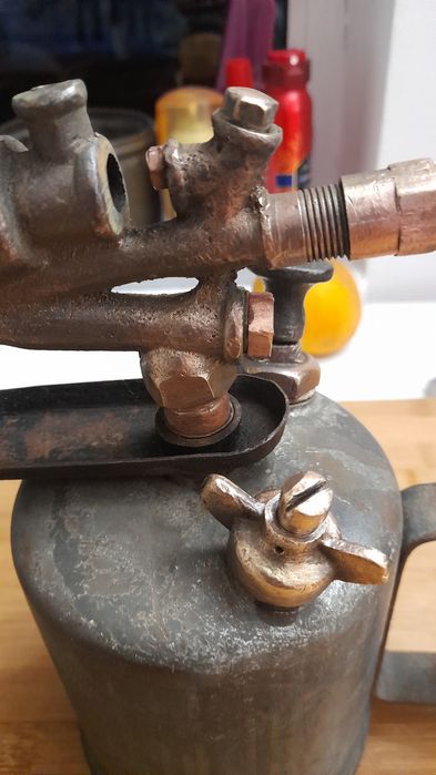 Lampa veche  benzina