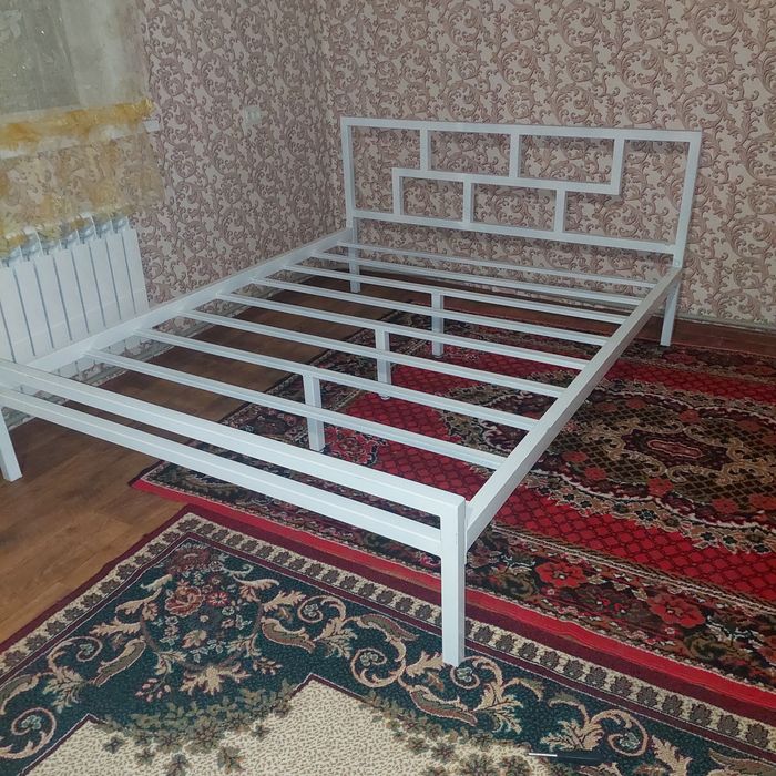 Кровать металическая