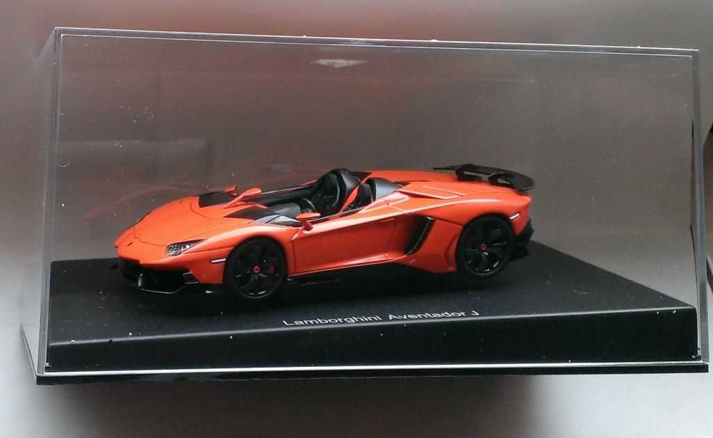 Macheta Lamborghini Aventador J Roadster 2012 orange - AutoArt 1/43