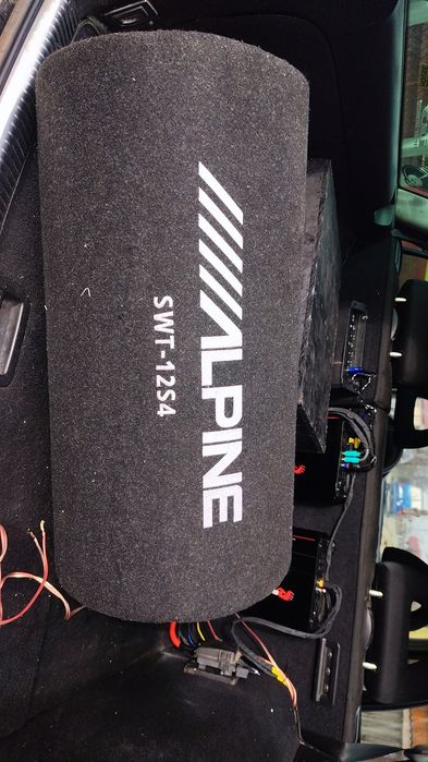 Vând Subwofer alpine tub SWT-12S4 300 w rms (1000w peak)