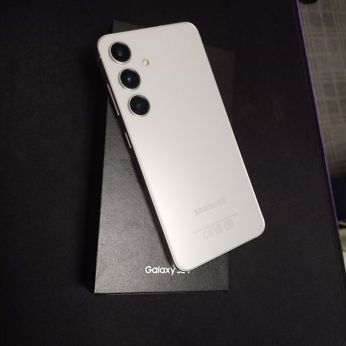 Samsung s24,хороший.