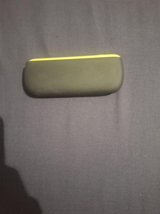 Vând Aparat Iqos Nou ILUMA Negru cu Verde spre Galben