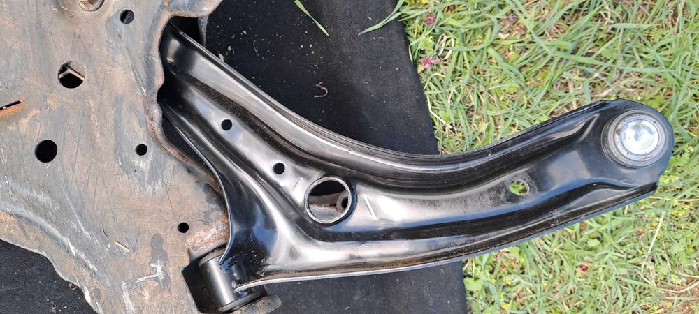 Преден мост с носачи от FORD FIESTA Форд Фиеста 1.2I 60 К.С 2009-2013Г