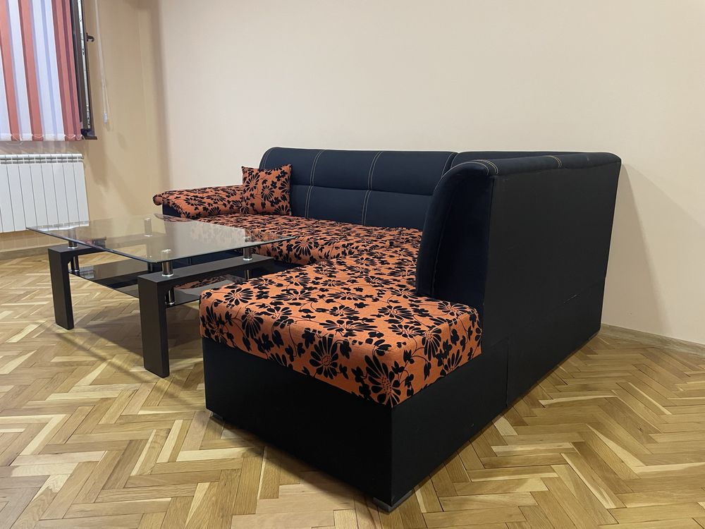 Продавам ъглов диван