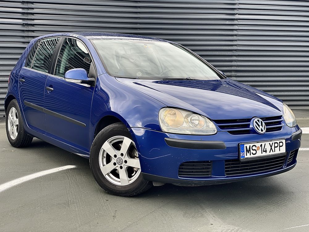 Volkswagen~Golf 5~1.6 Benzina~Automat~