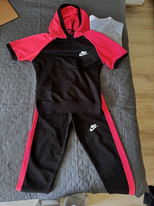 Сив/бял/ черен спортен екип Nike