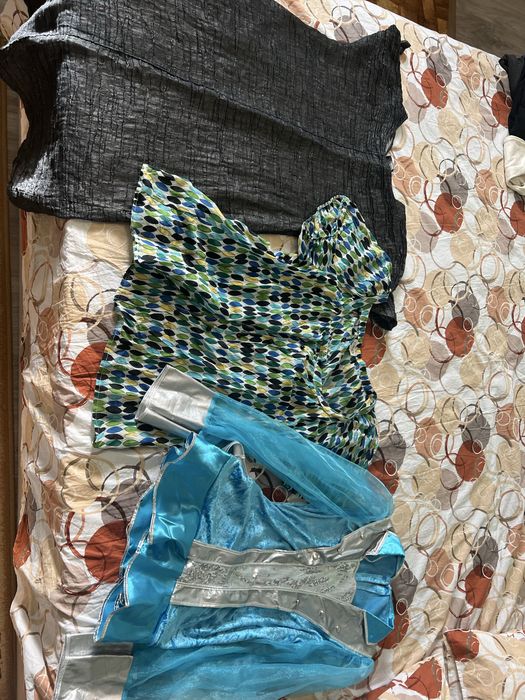 Подарявам дамски дрехи