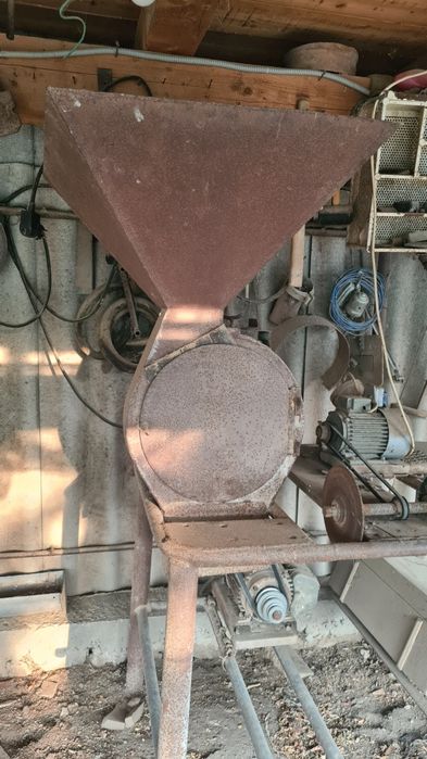 Moara cereale cu motor trifazic