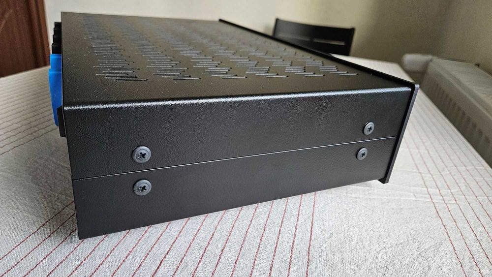 LAB 12 Gordian Multifunctional Power Distributor / Conditioner