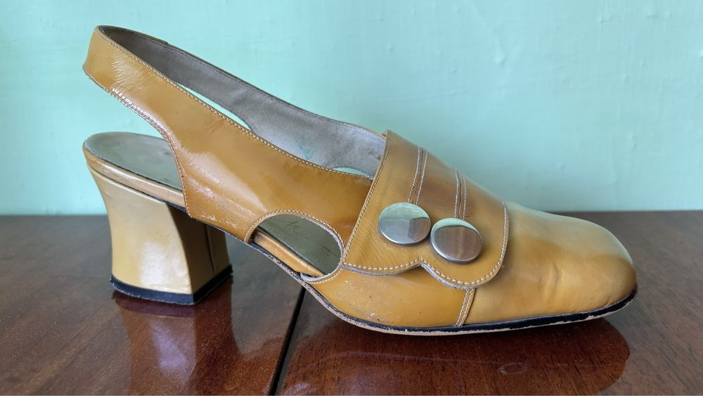 Винтажные туфли на реквизит в театр