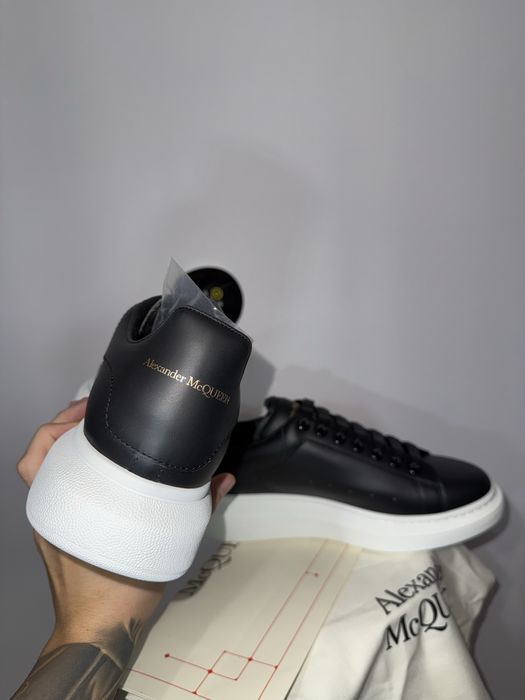 Adidasi alexander mcqueen negrii albi 43,44 Premium (balmain,versace)