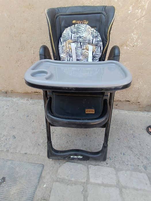 Срочно продаю детский стол для кормления