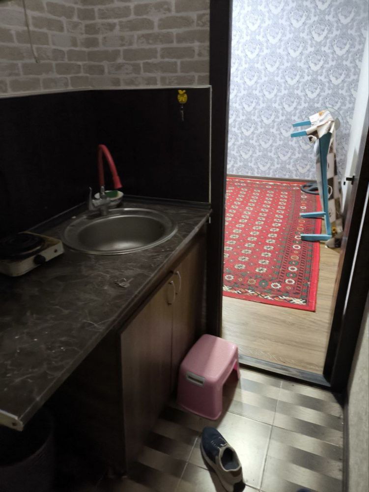 Bodomzor masjid oldida 1 xonalik kvartira ijaraga beriladi bez makler