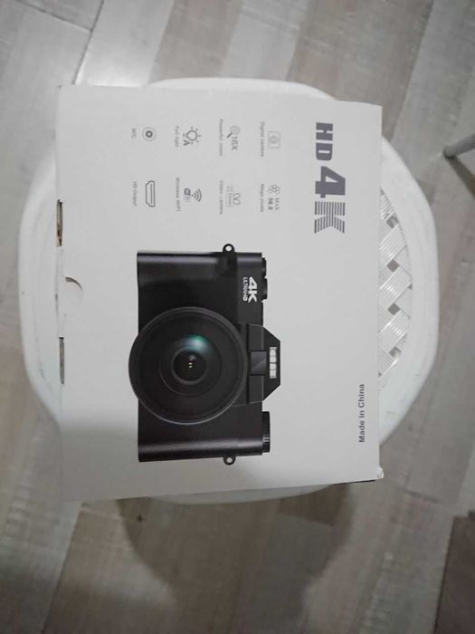 Цифров фотоапарат, 4K, автофокус, с 64GB карта памет, компактен, 48 МП