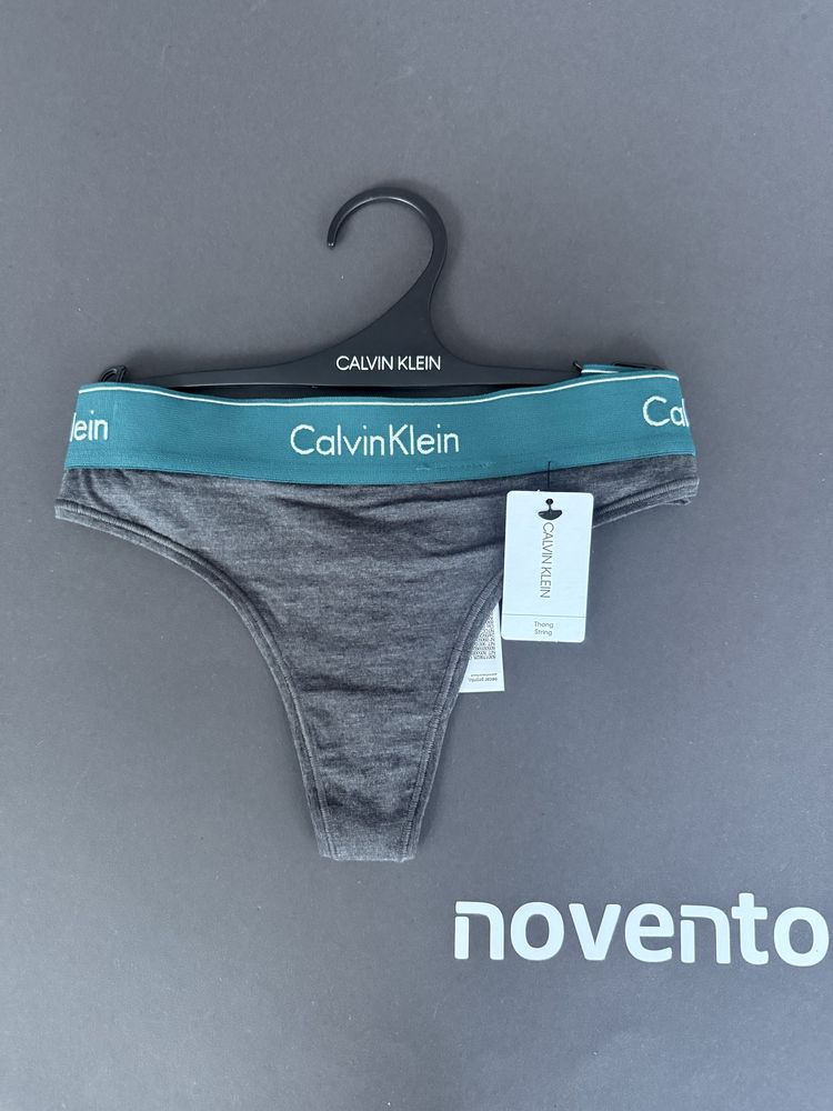 Спортен сутиен с повдигащ ефект Calvin Klein /M, L/