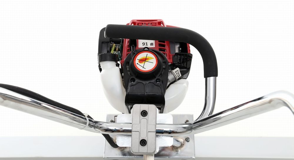 Rigla vibranta nivelare beton pe benzina motor 2.1CP, bara vibranta