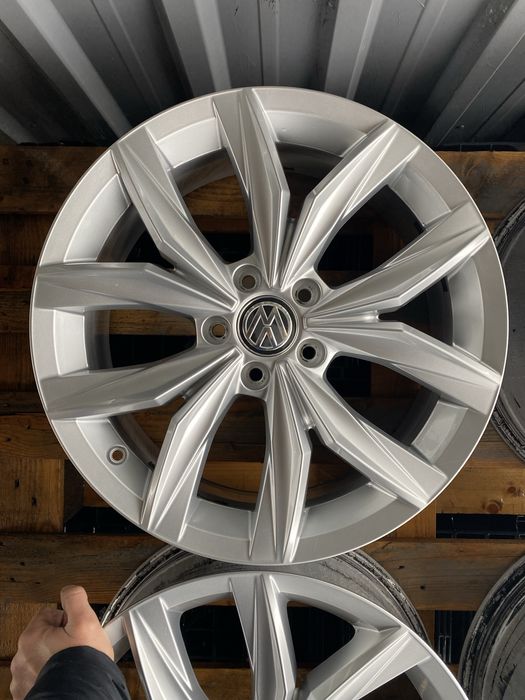 18 цола 5 х 112 мм VW Тигуан , T - Рок , Таурон , Голф