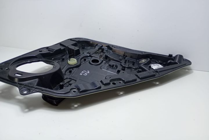 Macara geam dreapta spate A1767304400 Mercedes-Benz GLA-Class X156 se