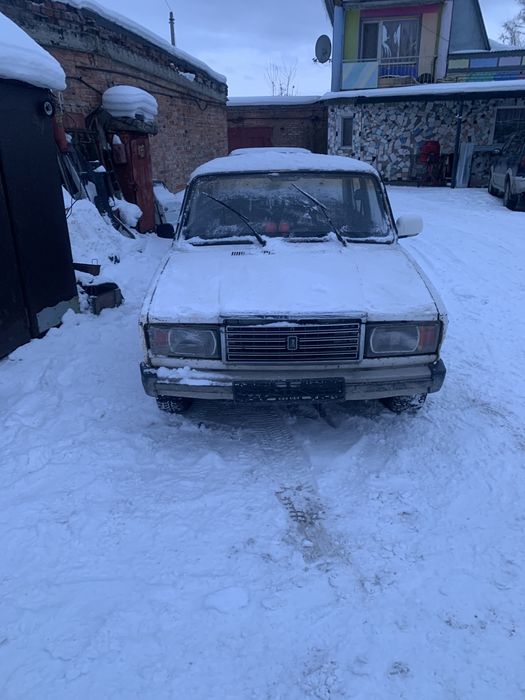 Продам ваз 2107 по запчастям