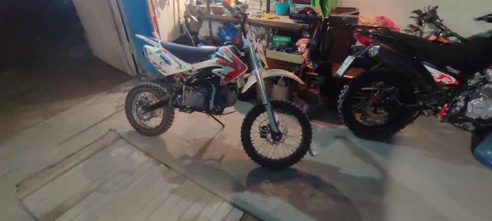 Мотоцикл питбайк