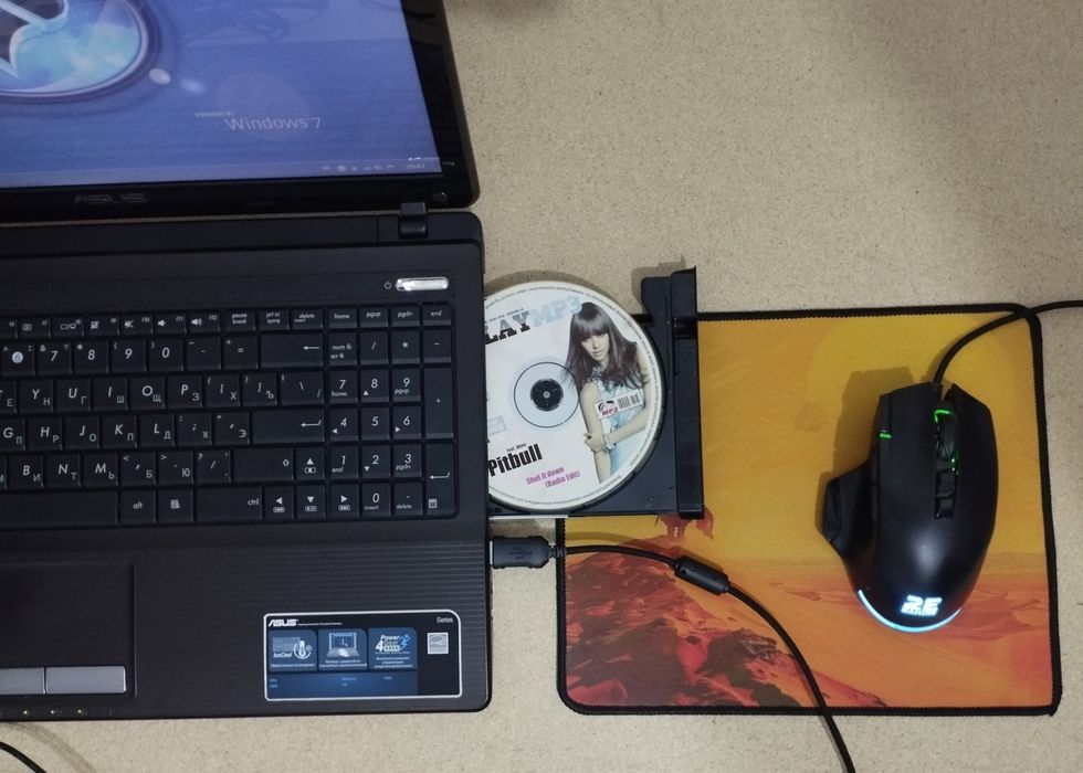 Ноутбук  ASUS X53U б/у
