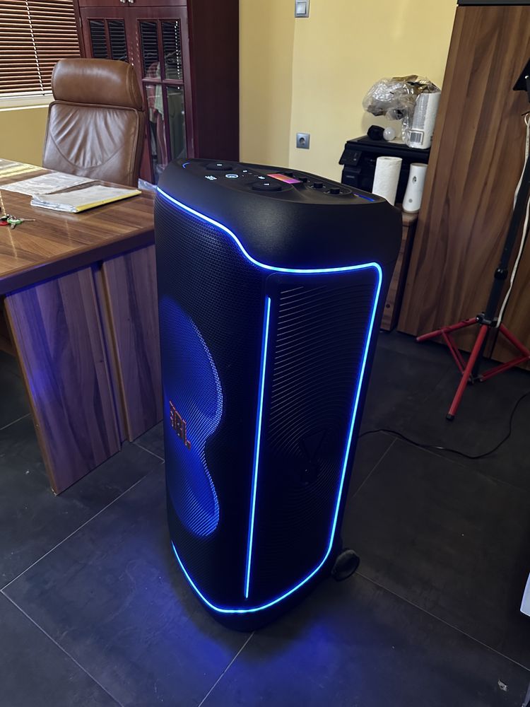 НОВА професионална тонколона JBL