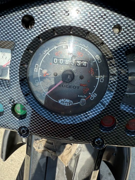 Vând Peugeot Jet Force