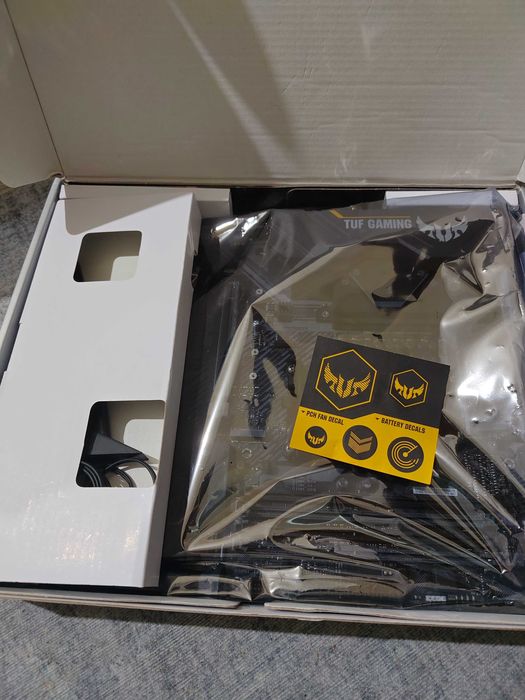 Placa de baza AM4 ASUS TUF GAMING X570-PLUS (WI-FI)