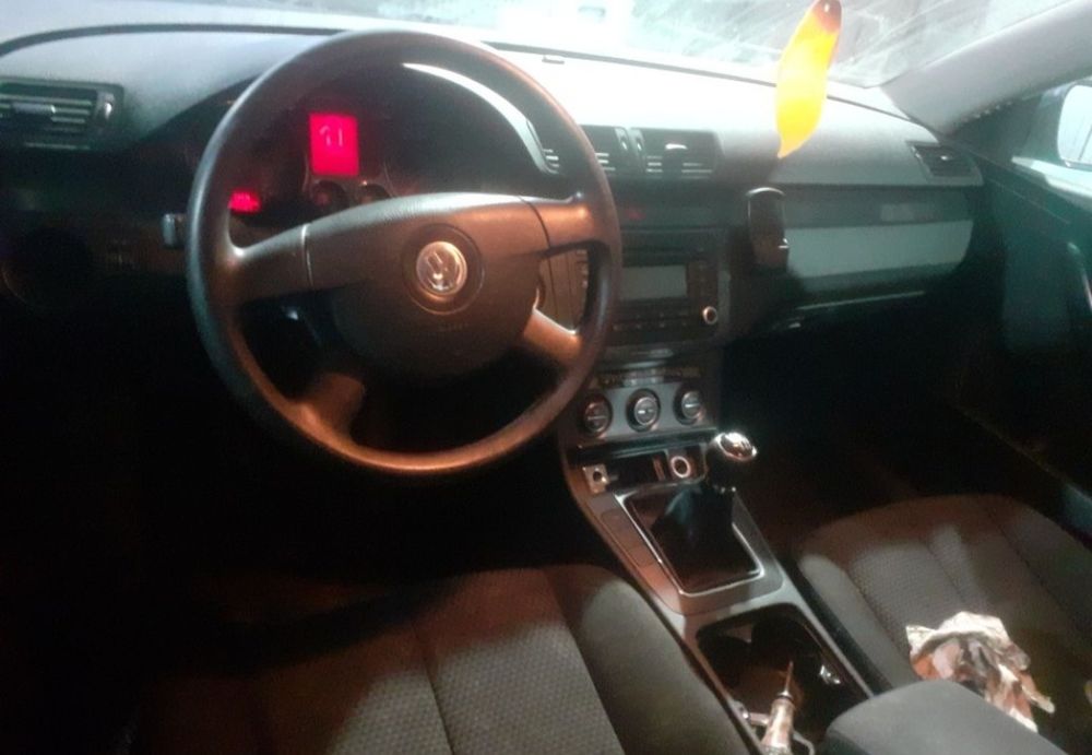 Dezmembrez Vw Passat B6 2.0 Diesel Manual/Automat