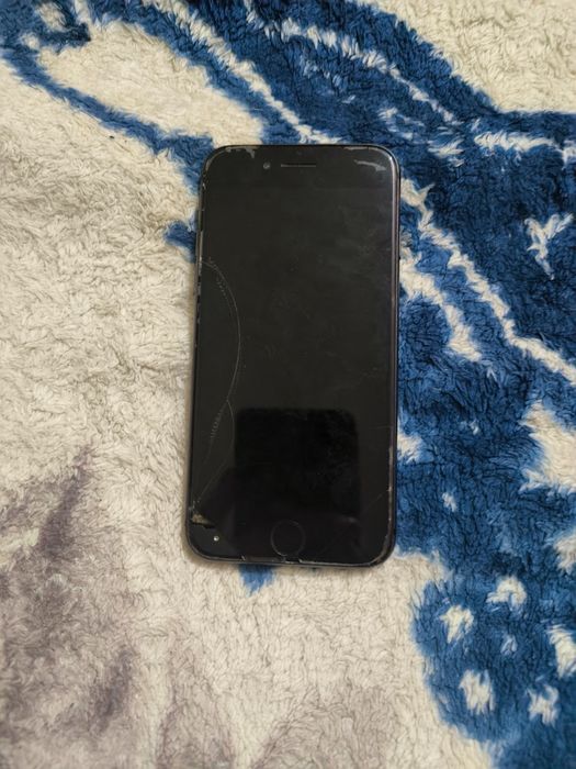 Продам айфон 8 на запчасти