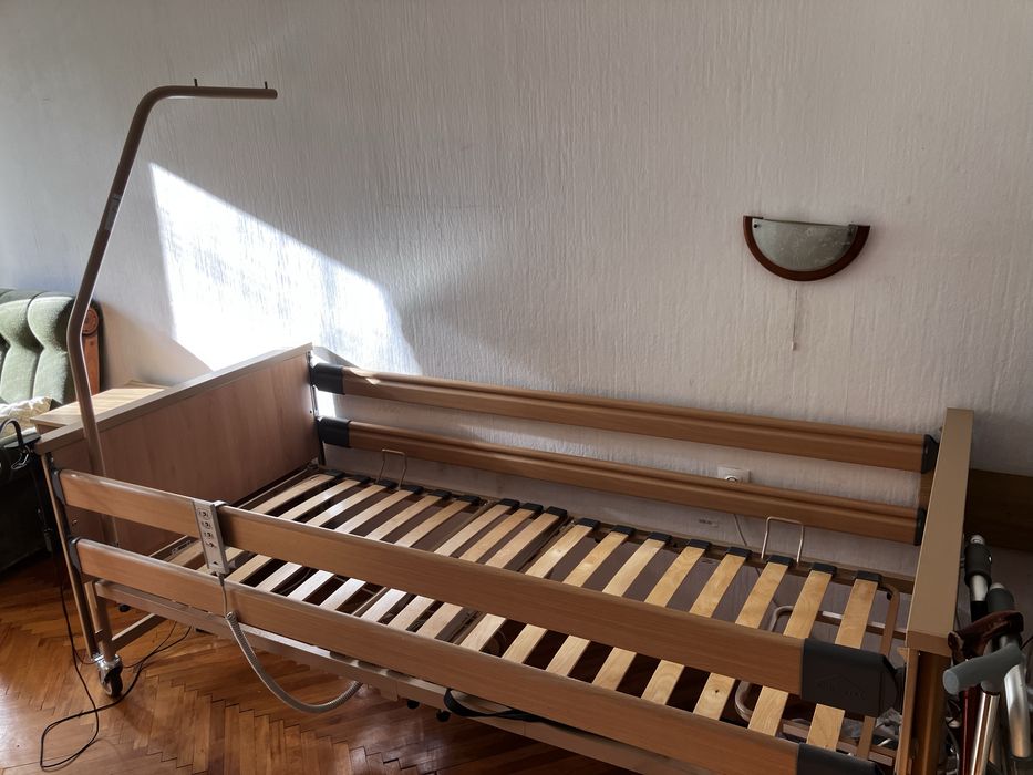 Електрическо болнично легло