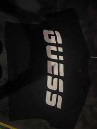 top guess negru cu logo