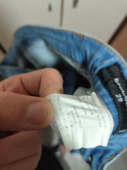 Blugi dsquared2 purtați i data de 2 ori
