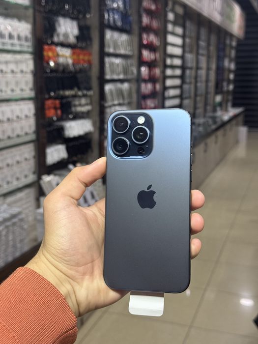 Iphone 15 pro max blue titan