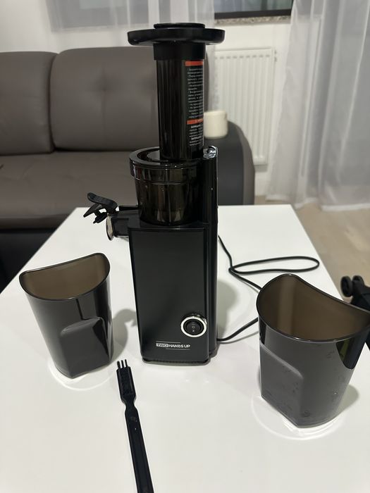 Шнековая соковыжималка