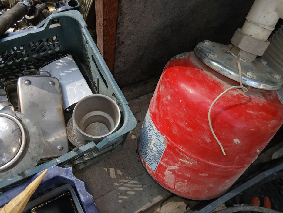 Раширитини бак .