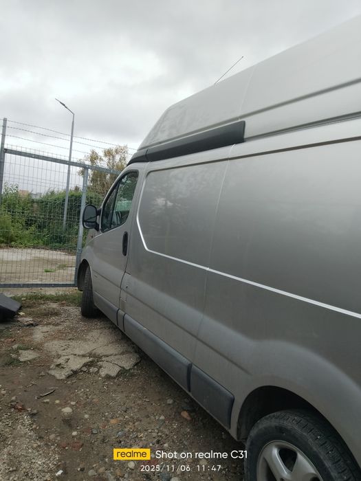 Vând Opel vivaro model maxi