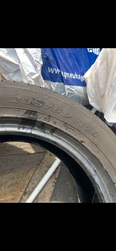 Vand 4 cauciucuri Pirelli 235/60/r 18