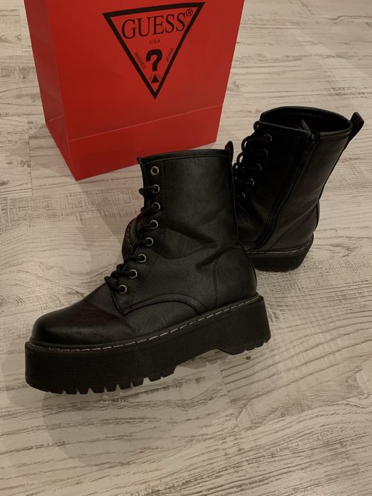 Ghete negre 38 sireturi