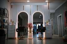 Inchiriez post/camera salon