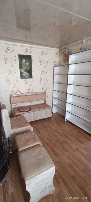 Сдаётся участок в чирчике 2 соток 2 комната около радомма семейным