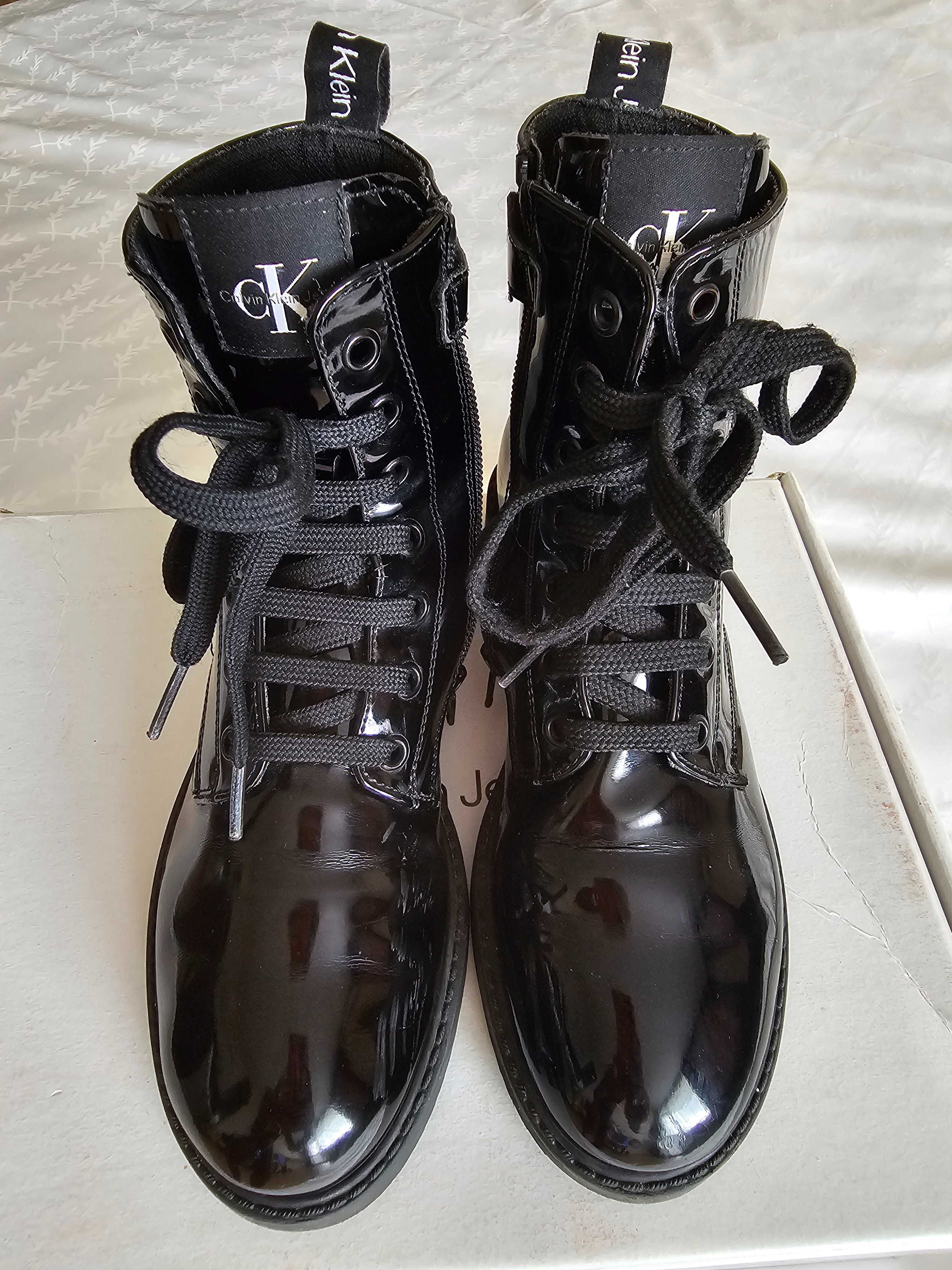 Боти Calvin Klein  35-36 размер. Маркови. Оригинални