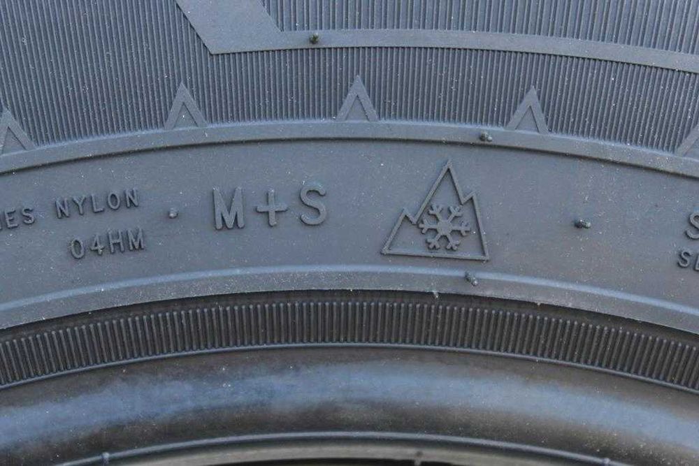 Anvelope iarna noi 195/70 R15C Triangle
