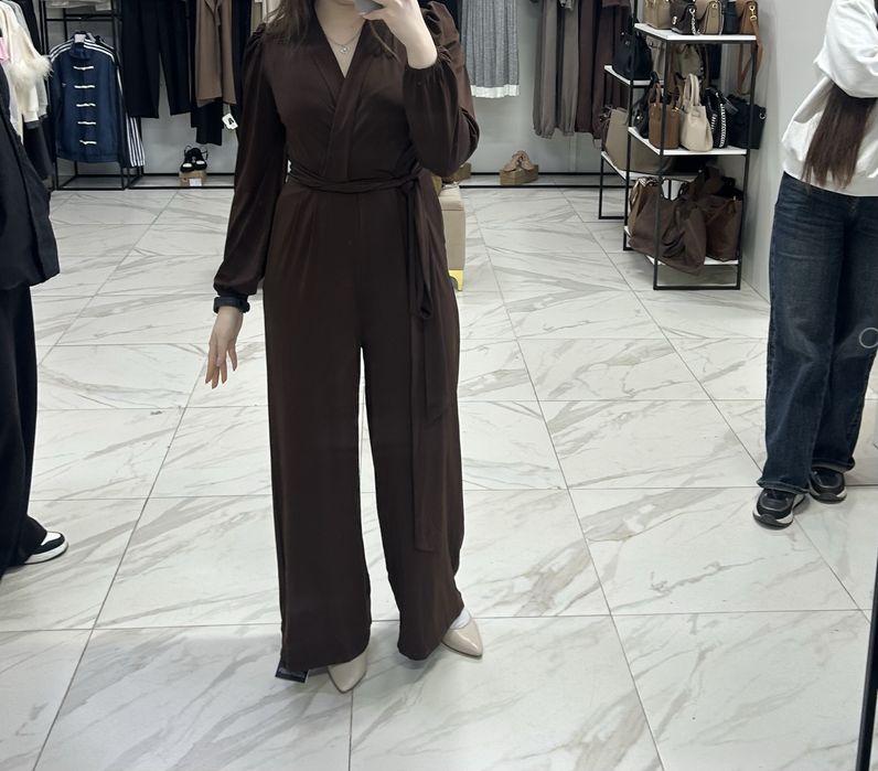 Костюм женский.