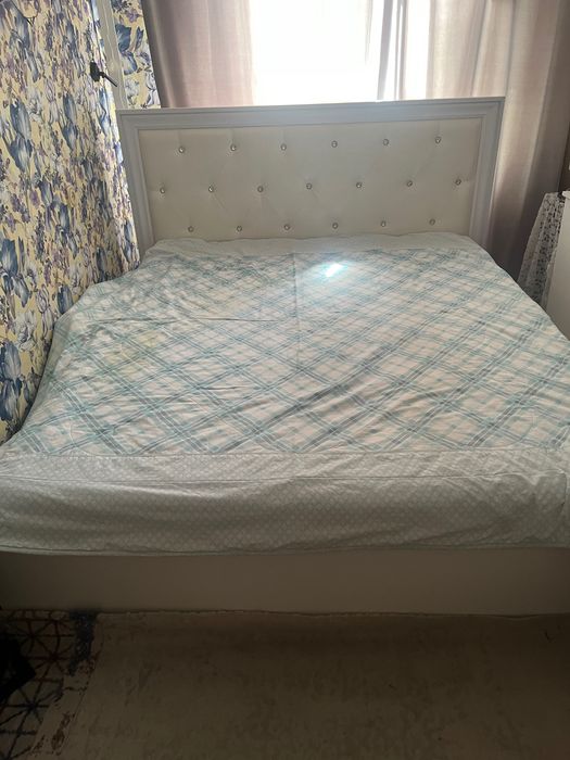 Спальный кровать