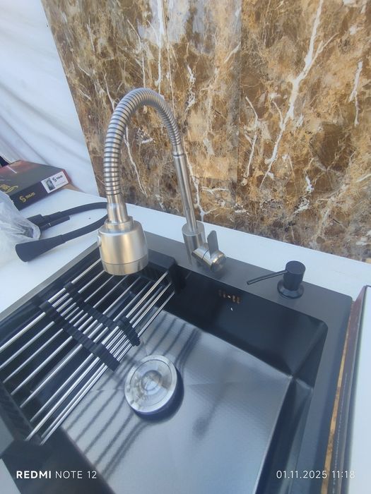 Кухонный смеситель латунь и нержавеющей и металлические